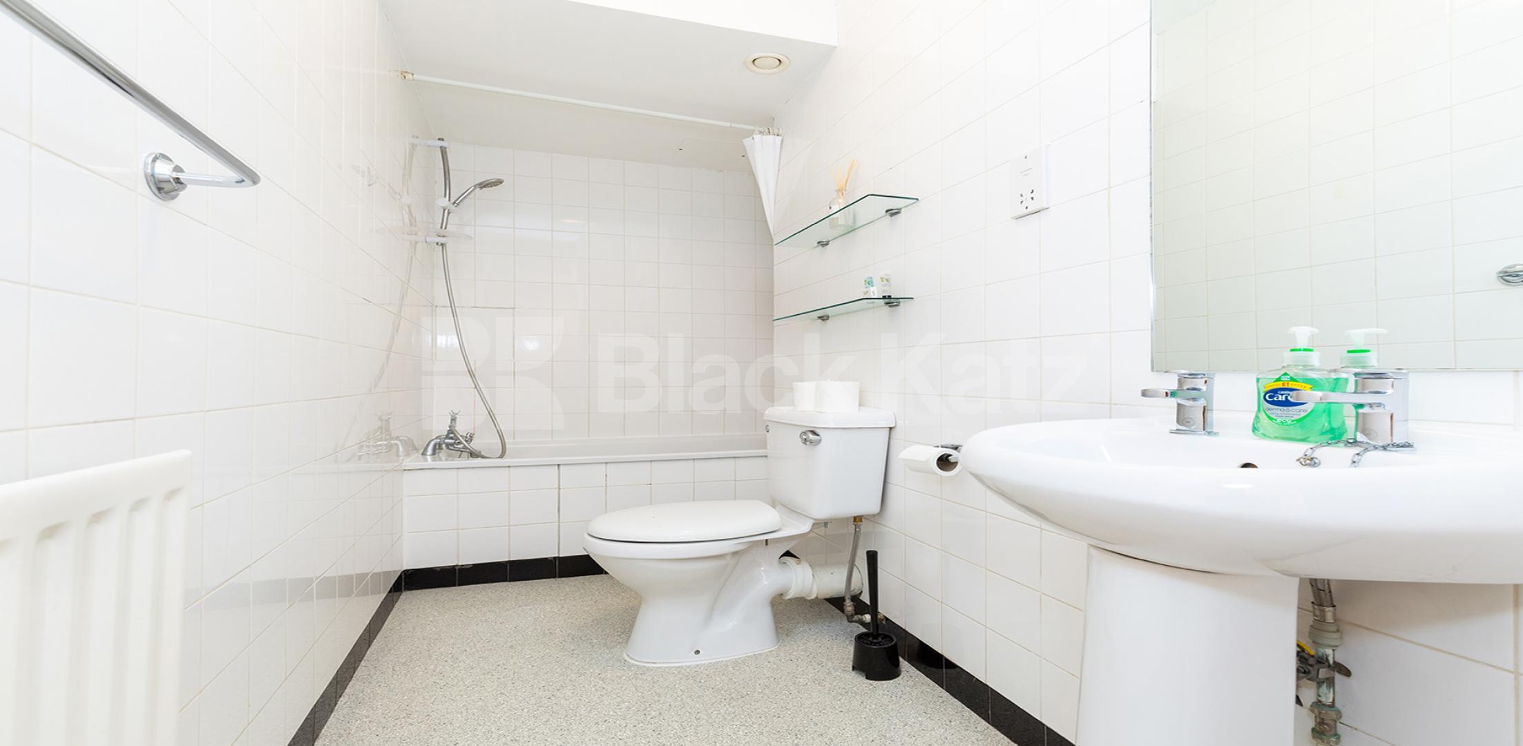 			NEW INSTRUCTION!, 2 Bedroom, 1 bath, 1 reception Flat			 Bedford Place, RUSSELL SQUARE